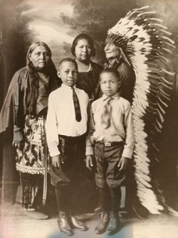 mixedfreckle:African American and Native American families and