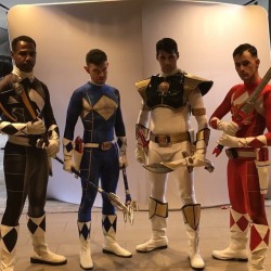 gaycomicgeek:When your squad is totally badass. #gaycosplay #gaycomicgeek