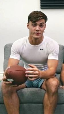 meyecandie:  Grayson Dolan bulge