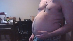 bigwolfcakebelly:  Developing a lap belly; still in its infancy. 
