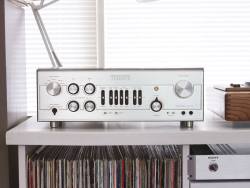 Luxman C-1010 Preamplifier (1977)Launched for Luxman’s