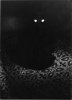 undr:  Brassaï, “Le chat” (The cat), Paris de Jour, 1945