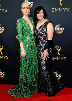 fionagoddess:  Sarah Paulson and Marcia Clark || 68th Primetime