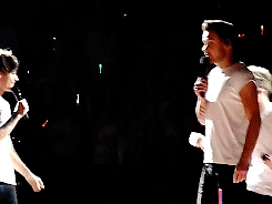 zuppie:   Niall and Louis → Australia 
