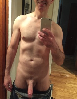 guyswithiphones-nude:  Guys with iPhones http://ift.tt/1bHkUpB