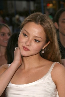 leomoods:  devon aoki @ the premiere of “mutuant chronicles”