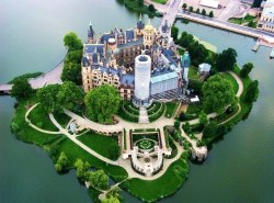 liyahetman:  Schwerin Castle, Schwerin, Germany. 