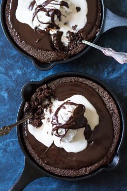 verticalfood:  Fudgy Paleo Chocolate Skillet Cake  