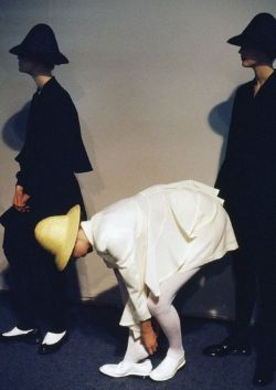 vauxvintage:comme des garçons backstage, 1987