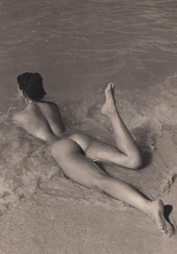 almavio:Andre de Dienes (1913 - 1985) • Nude, 1949