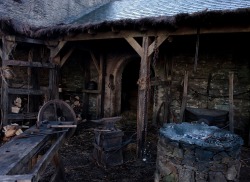 luna-intheforest:  medievalvisions:  Winterfell forge.  ✨🌙