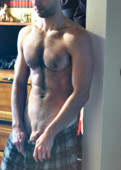 hotmales-n-stuff:  Hot Males ‘n Stuff… your source for hot guys and way more please also visit my friends at Faggy Dance 