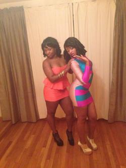 thickmamas:  sexy ebony mamas tight dress  Nice