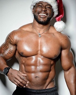 blackmalefreaks:  charlibal:  All I want for Christmas is ………..