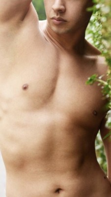 gloryholecam:  Damn. This surfer boy and his boyfriend want to