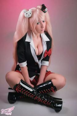hottestcosplayer:  Hottest Cosplayer features the hottest cosplayers