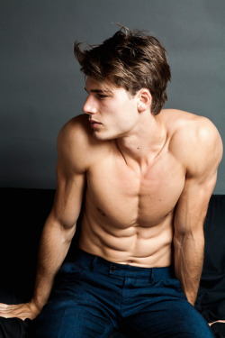 sean-clancy:  Alexander Van Ballaer by René Fragoso 