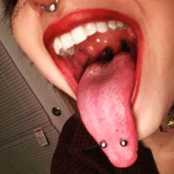 scarybabe:  I have a really long tongue… Should I capitalize