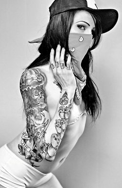 inked-babes-save-the-day:  More @ http://inked-babes-save-the-day.tumblr.com