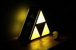 insanelygaming:  The Legend of Zelda Triforce Lamp  Created