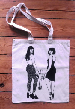 lauracallaghanillustration:  I screenprinted some more tote bags!