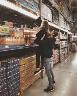 Haha @thingssthatmakemewet , it’s us if we went to Costco!