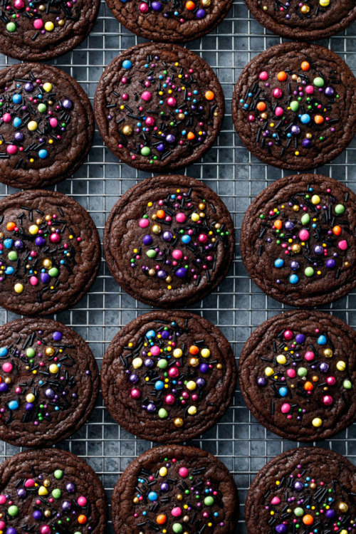 sweetoothgirl:  Ganache-Stuffed Cosmic Brownie Cookies  