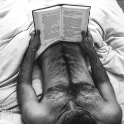 hairybittz:Love a good Read in bed ! lol 