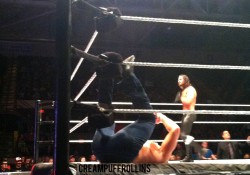 creampuffrollins:  Dean Ambrose vs Seth Rollins last night in