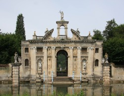 Monumental gate at Villa Barbarigo, Valsanzibio, Italy