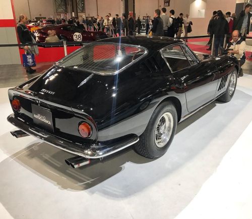 classicvirus:  Black horse #Ferrari #275gtb #pininfarina #v12