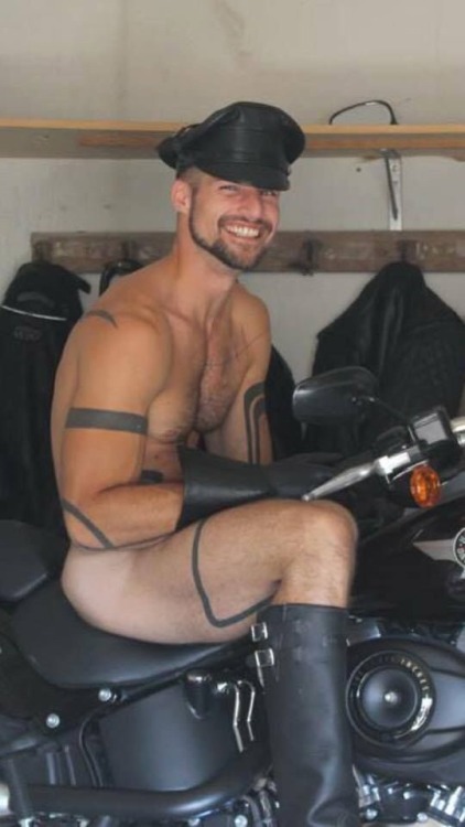 nudedriver.tumblr.com/post/155355447394/