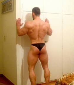 the-swole-strip:  http://the-swole-strip.tumblr.com/  Nice