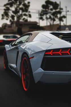 johnny-escobar:  Aventador(s) via D.Coyne