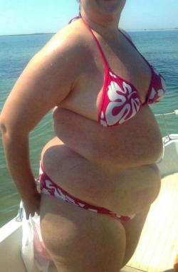 subtlefeeder:  Look’n really good in the bikini