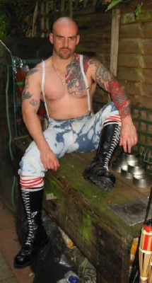 skinhead-in-lycra-fan:  Nice boots, bleachers and tattoos. Shame