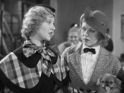 Una Merkel and Ginger Rogers in 42nd Street (1933).