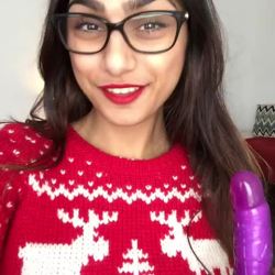 the-red-white-and-brown:  Mia Khalifa