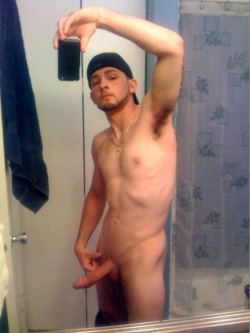 realmenstink:  THICK WHITE TRASH PITS !!!