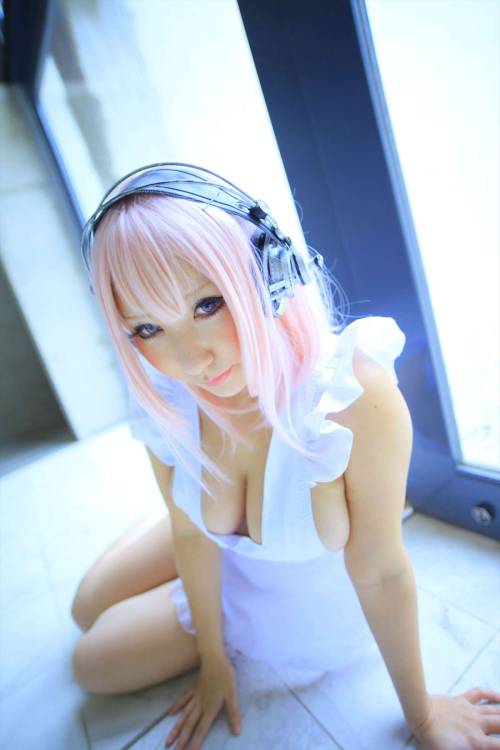 ilovesexycosplay:  Super Sonico Maid CosplayBy Saku