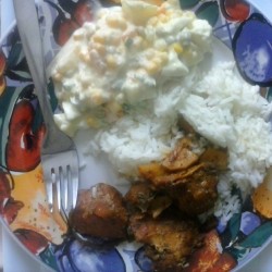 #sundaymonday pon a Tuesday :D #stewchicken #whiterice #potatosalad