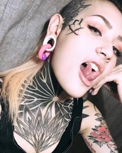 obsessedwithtattooedsluttybabes:  Split tongue and face tattoos
