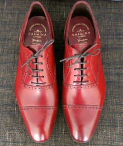 blackshoeblog:  Sunday pics : Carmina Closed Lace Oxford in