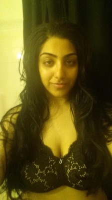 sexysouthasians:  What a pair of bOOb 👀 Credit: @indianpakibabes