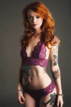 sexytattoedgirls1.tumblr.com/post/81473123771/