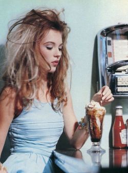 rocket-pussy:  the-king-of-coney-island:  paintdeath:  Kate Moss