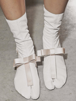 lamorbidezza:  Backstage at Prada Spring 2013 