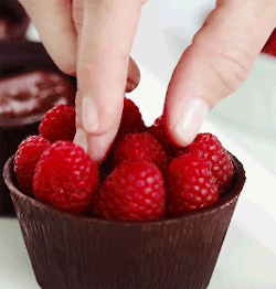 fatfatties:    Raspberry Chocolate Cups  