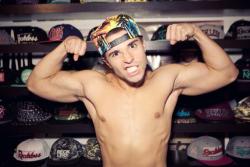 broodingmuscle:  Damn my biceps get bigger when I wear snapback! 