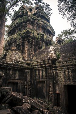 anotic:  Angkor Wat, Cambodia  |  adamdrazsky 